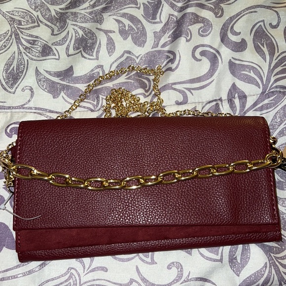 Steve Madden wine color clutch with gold chain straps - Picture 3 of 10
